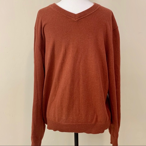 Eddie Bauer Men's Cashmere V-neck Sweater - Picture 10 of 11